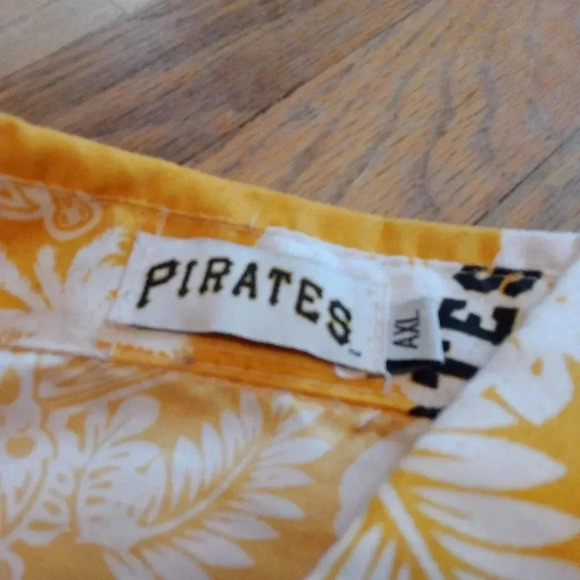 Pittsburgh Pirates Button Down Short Sleeve Hawaiian Shirt Size XL - Picture 5 of 10